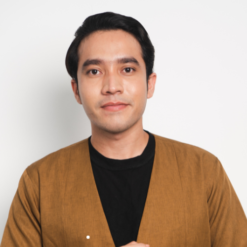 Lucas M.